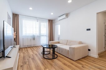 PREDANÝ - Na predaj pekný 3-izbový byt po rekonštrukcii na u - 4