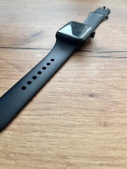 Apple Watch SE 2. generácia 40mm - 4