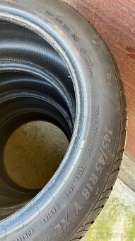 Letné pneu 245/45 r18 - 4