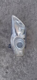 Ľavé predne svetlo - 4