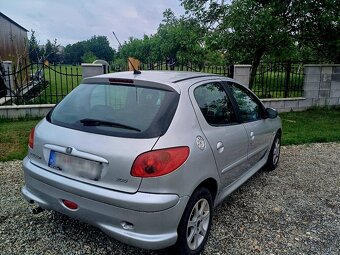PREDÁM PEUGEOT 206 - 4