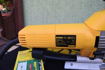 Priamočiara píla Dewalt 323 K - 4