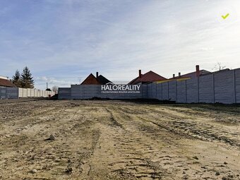 HALO reality - Predaj, pozemok pre rodinný dom 435 m2 Veľk - 4
