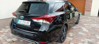 Predám Toyota Auris Hybrid 1.8 Edition - 4