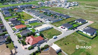 RADO | Stavebný pozemok pre rodinný dom | 696 m² | Miloslavo - 4