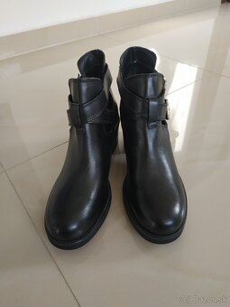 Čierne kožené čižmy, veľkosť 39 - 4