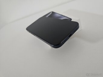 Apple iPhone 15 Pro - 4