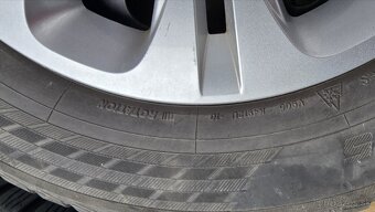 215/60 R16 Yokohama BlueEarth - 4