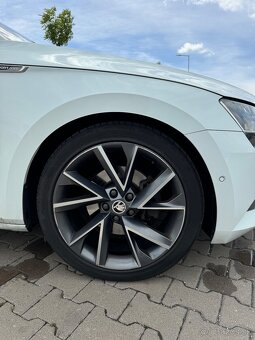 ŠKODA SUPERB SPORTLINE 2.0 TDi 140kw 4x4 - 4