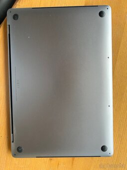 MacBook Pro 16" (2019) - 4