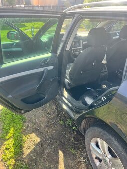 Octavia combi 1,6 TDI rok :2011 - 4