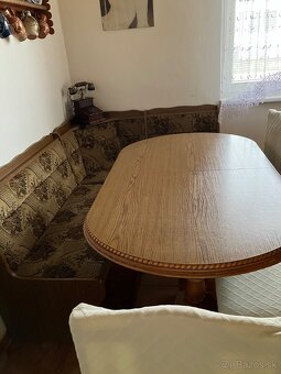 Rohová kuchynská lavica, stôl a 3 stoličky - 4