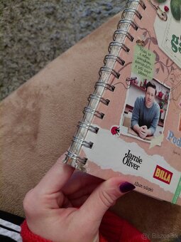 Kniha, spoločenská hra, postavičky, a iné - 4