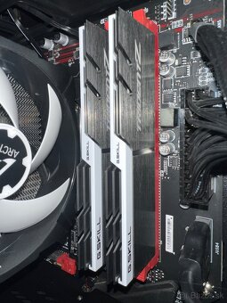 Predam PC s monitorom Samsung - 4