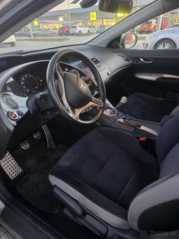 Honda Civic 1.8  i-vtec (103kW) - 4