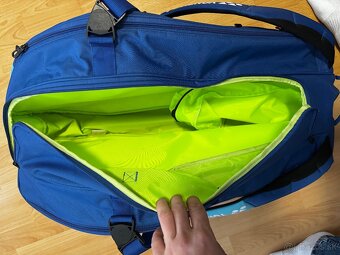 Tenisovú tašku YONEX Pro Performance 9R (model 94229 Pro - 4