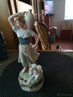 porcelánová soška Dux - 4