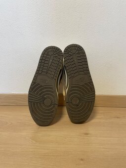 Jordan 1 x Travis Scott - 4