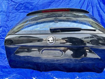 Páté dveře Škoda Octavia 3 kombi černá - 4