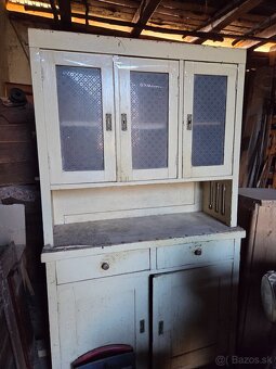 Kuchynský kredenc - 4