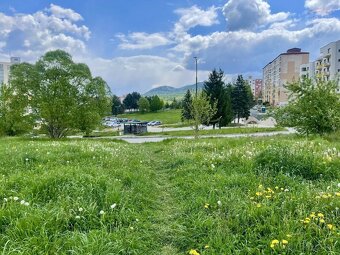 Predaj: Pozemok pre váš nový domov s výhľadom na Nízke Tatry - 4
