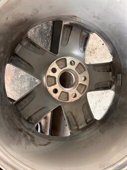 Predám 1ks originál disk Vw vhodne ako rezerva - 4