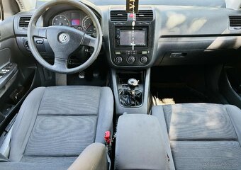 VW Golf 5 - 4