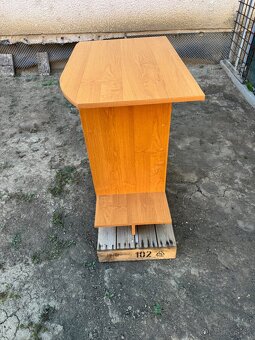 Predám PC stolík ako je na foto Stolík je plne funkčný Rozme - 4