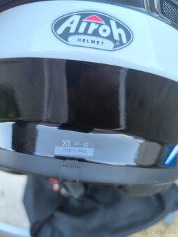 Prilba airoh NOVA - 4