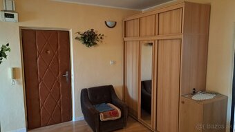 Veľký 3-iz. byt Stred, 83 m2, 2x loggia. - 4