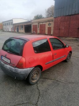 Renault clio 1.2 benzín - 4