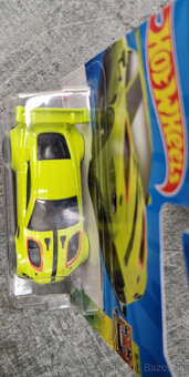 Hot Wheels Aston Martin Vantage GTE - 4
