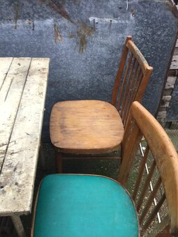 STARé STOLIčKY A STARý STôL - 4