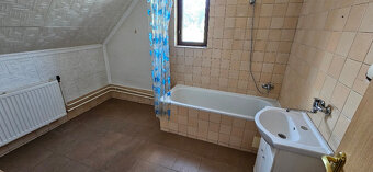 5 izbový poschodový rodinný dom, 2x veľká garáž - 4