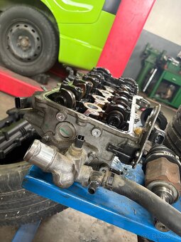 Hlava motora g4fa - 4