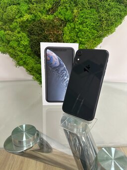 Apple iPhone XR 64GB Black - 4