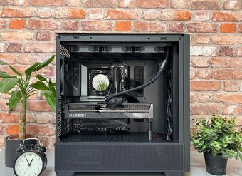 Ryzen 7 9800X3D\32GB\RX 9700XT\SSD\850W Zdroj - 4
