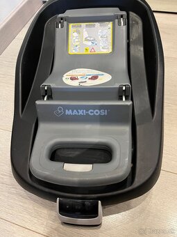 Autosedacka Maxi Cosy Pebble s isofixom - 4