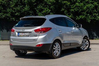Hyundai ix35 2.0 CRDi VGT Premium 4x4 A/T 2010 - 4