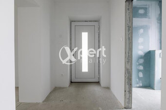 Úžasný Rodinný Dom v obci Tomášikovo - 4