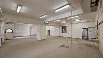 Na prenájom obchodné priestory Tornaľa, budova 240 m2 - 4