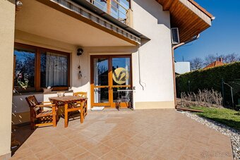 Na PREDAJ 4i rodinný dom s garážou 132 m2 v centre Nitry - K - 4