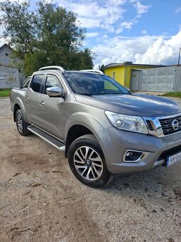 Nissan Navara NP300 Tekna Double Cab 2.3 dCi 190 7 A/T - - 4