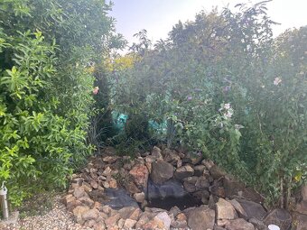 Predáme veľký dvojpodlažný dom s veľkým pozemkom - 4