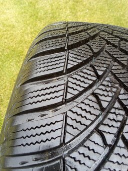 215/65 r17 zimné pneu.8 mm  DOT.4224 - 4