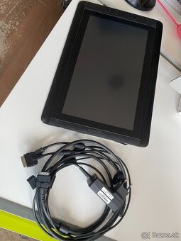 Grafický tablet Wacom LCD Cintiq 13HD + Creative Pen - 4