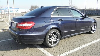 Mercedes-Benz E300 - 4