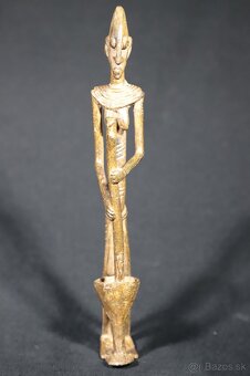 Soška z kmeňa Dogon – bronzová žena s tĺčikom (Mali) - 4