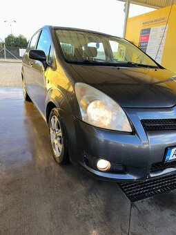 Toyota Corolla Verso kombi - 4