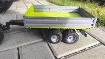Bruder Claas Nectis 267F s vlečku - 4